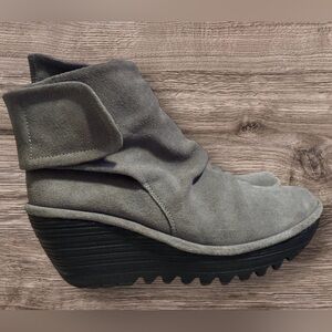 EUC Fly London 'Yegi' Ash Oil Suede Platform Wedge Ankle Bootie Shoe SZ 40